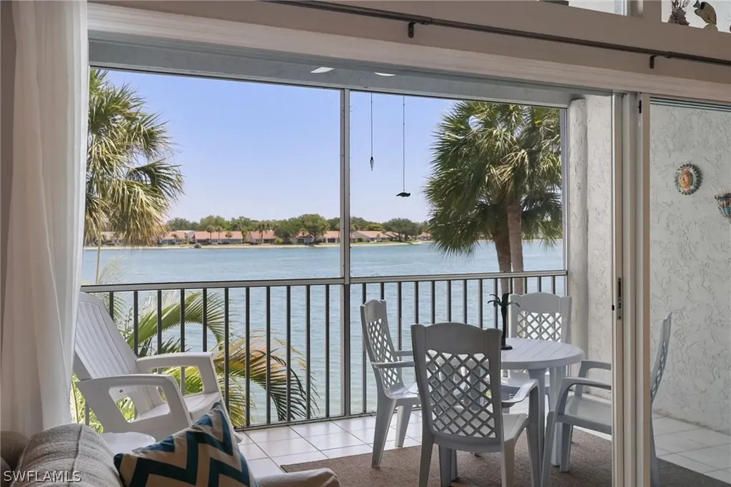 2541 Citrus Lake Drive Naples FL 34109