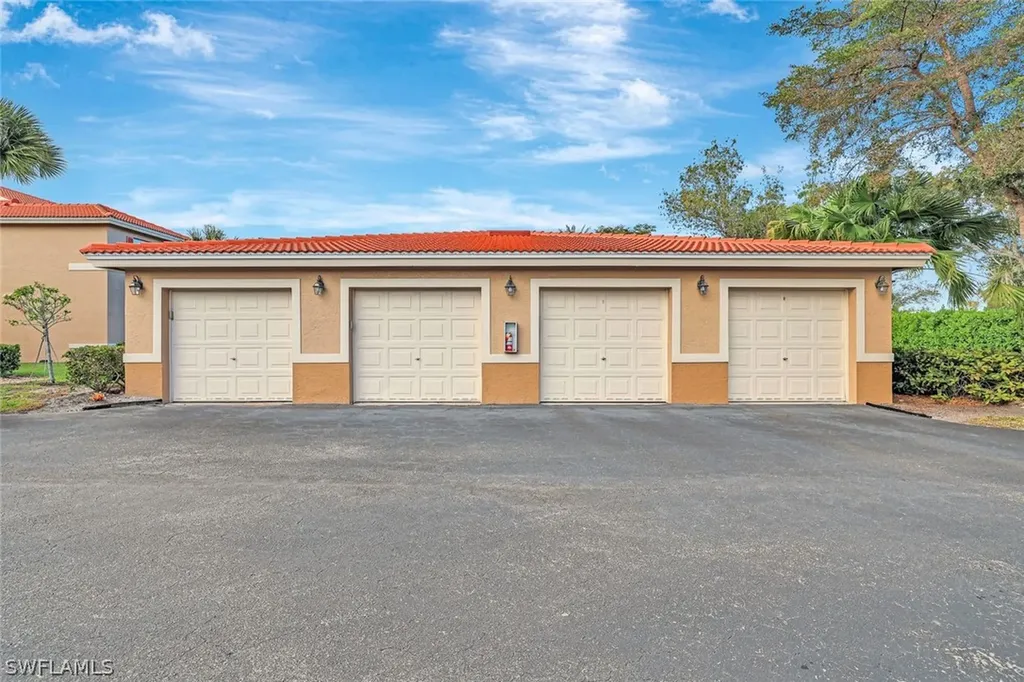 6270 Huntington Lakes Circle Naples FL 34119