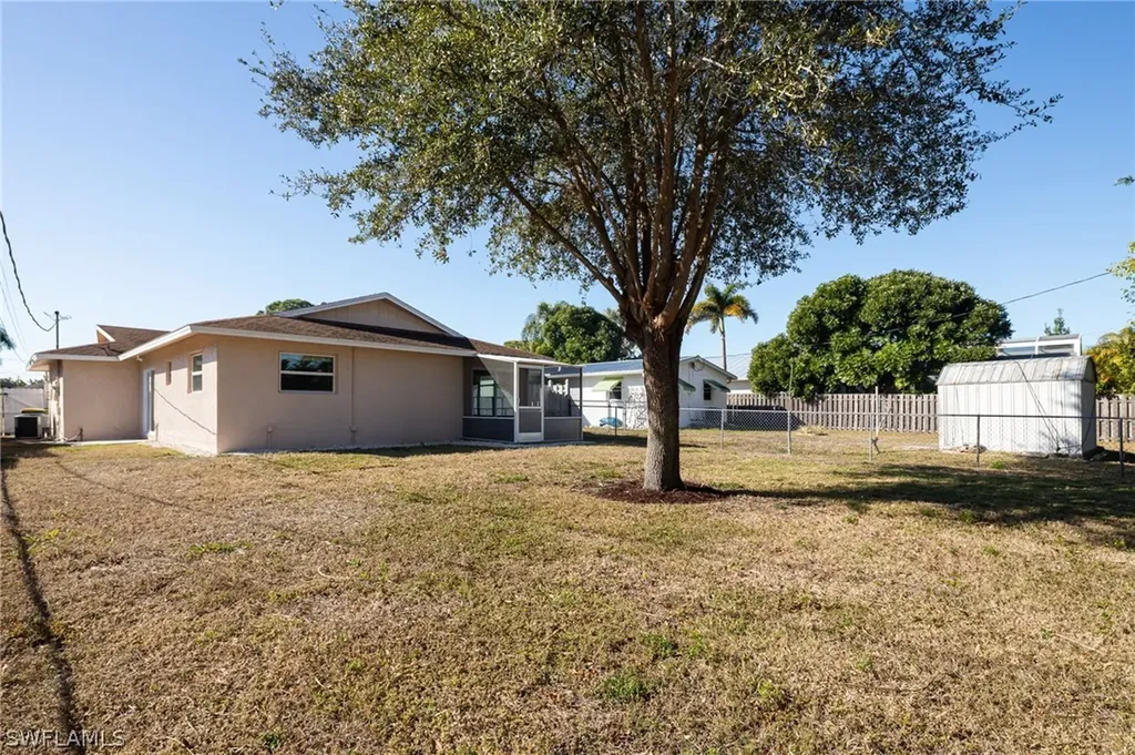 741 105th Avenue N Naples FL 34108