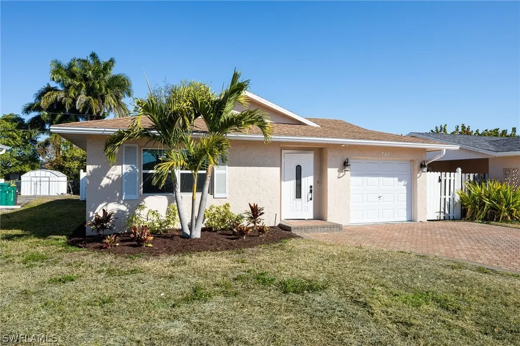 741 105th Avenue N Naples FL 34108
