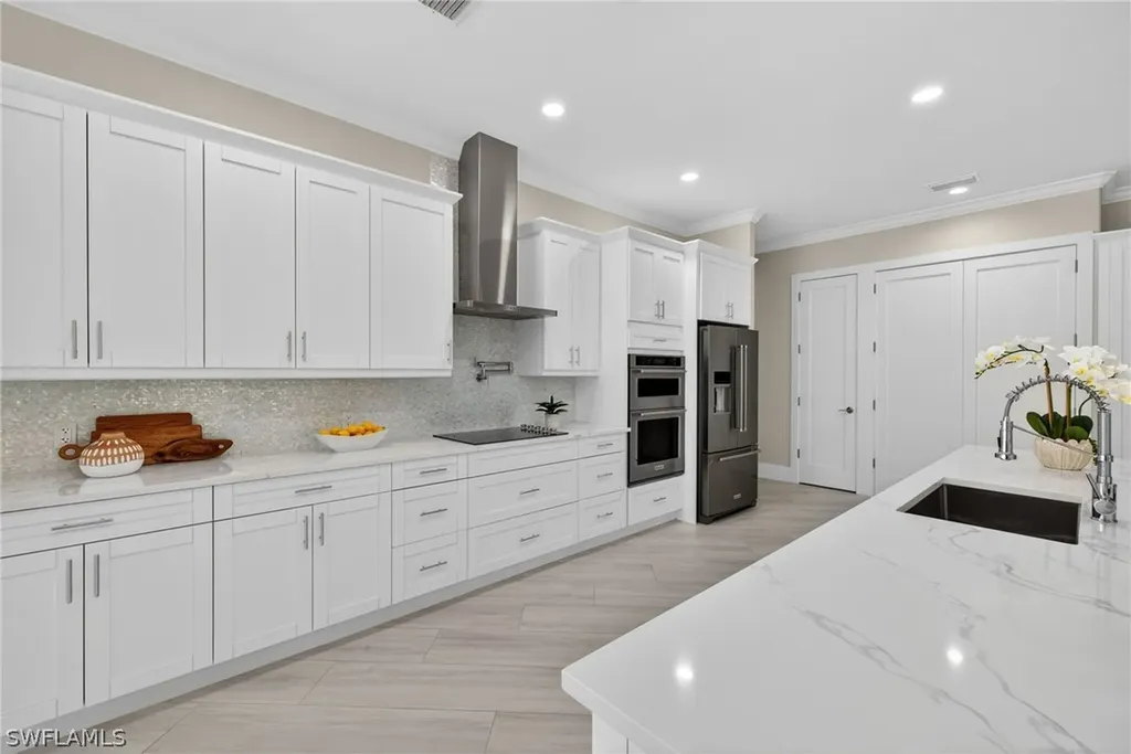 6461 Livingston Woods Lane Naples FL 34109