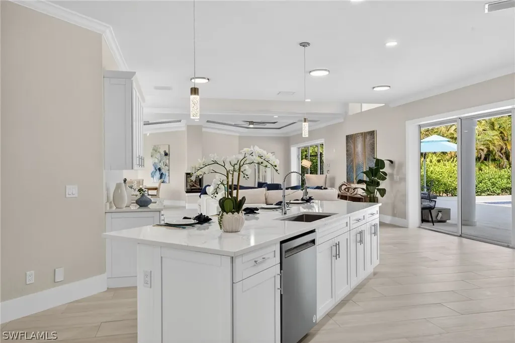 6461 Livingston Woods Lane Naples FL 34109