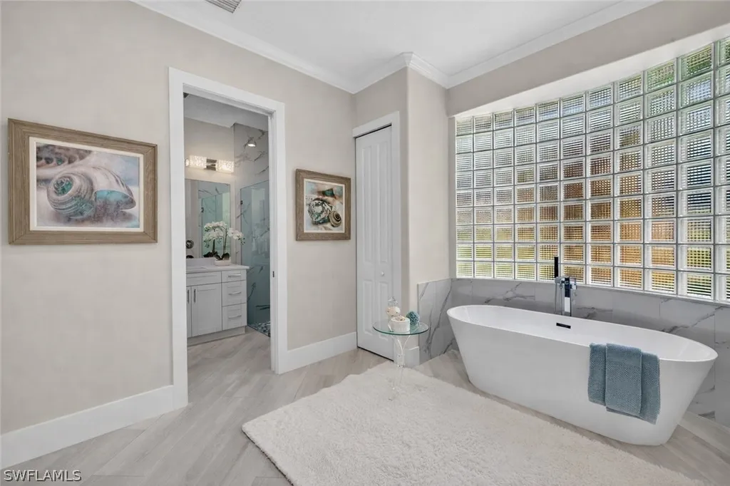 6461 Livingston Woods Lane Naples FL 34109