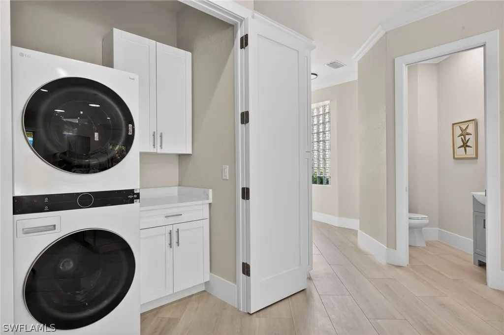 6461 Livingston Woods Lane Naples FL 34109