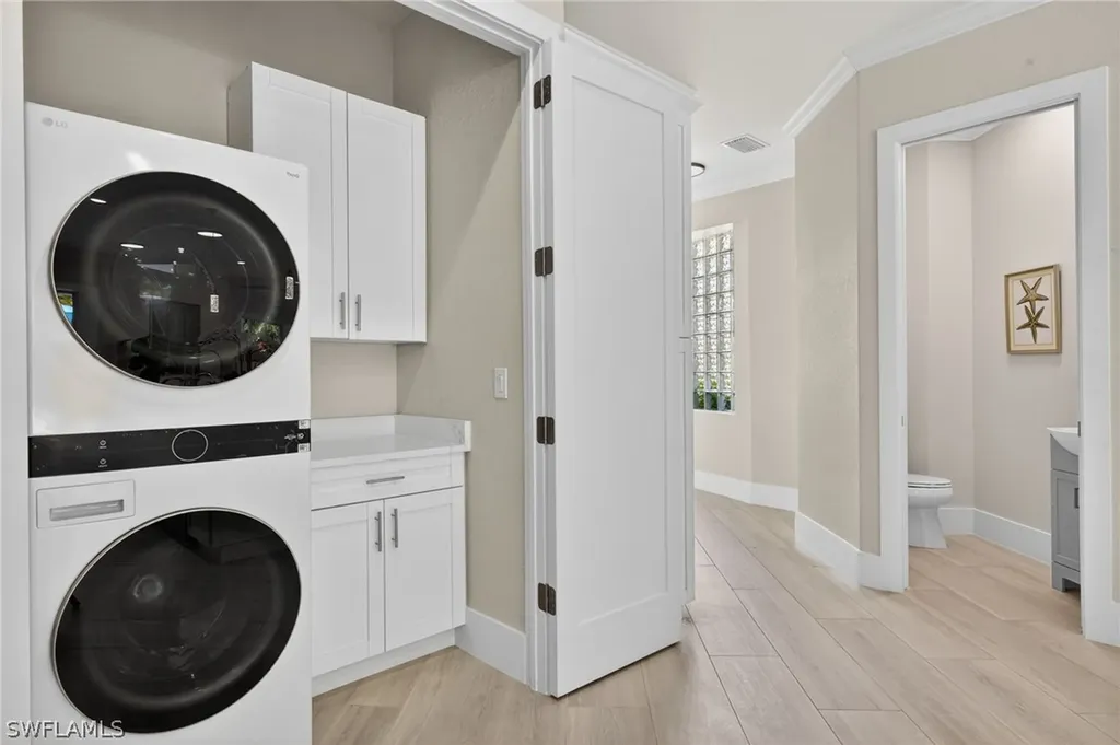 6461 Livingston Woods Lane Naples FL 34109
