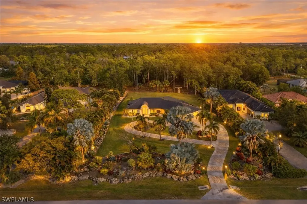 6461 Livingston Woods Lane Naples FL 34109