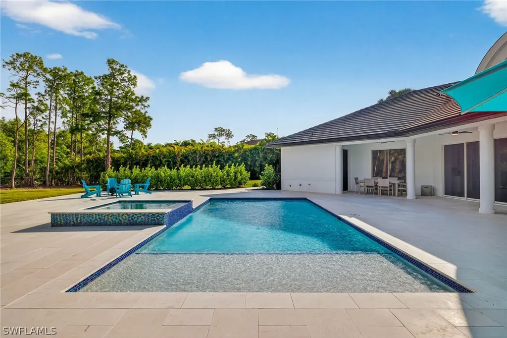 6461 Livingston Woods Lane Naples FL 34109
