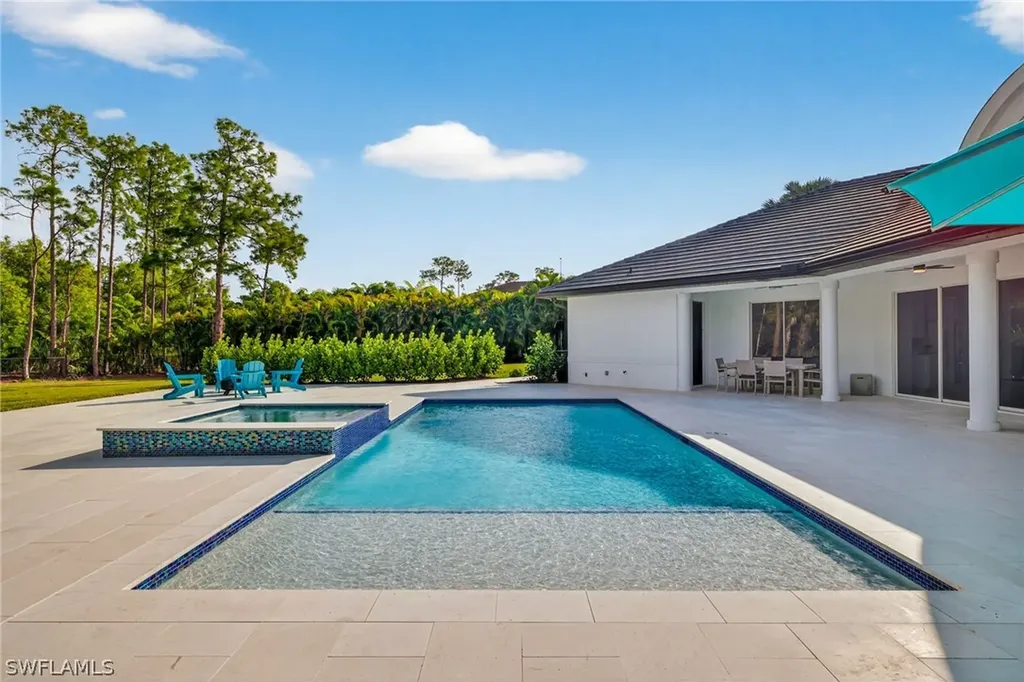 6461 Livingston Woods Lane Naples FL 34109