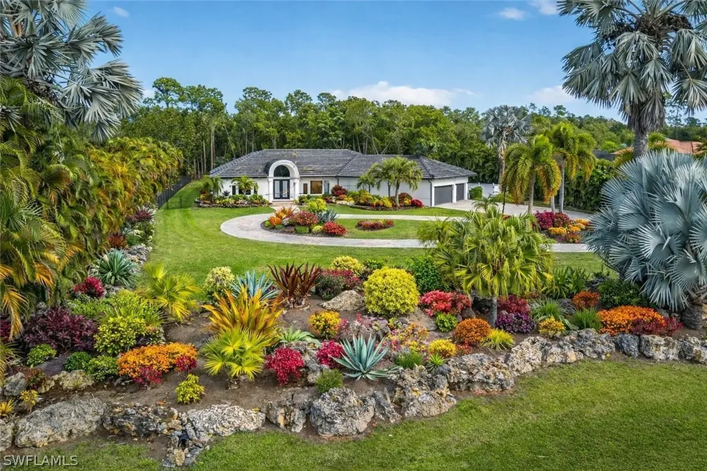 6461 Livingston Woods Lane Naples FL 34109