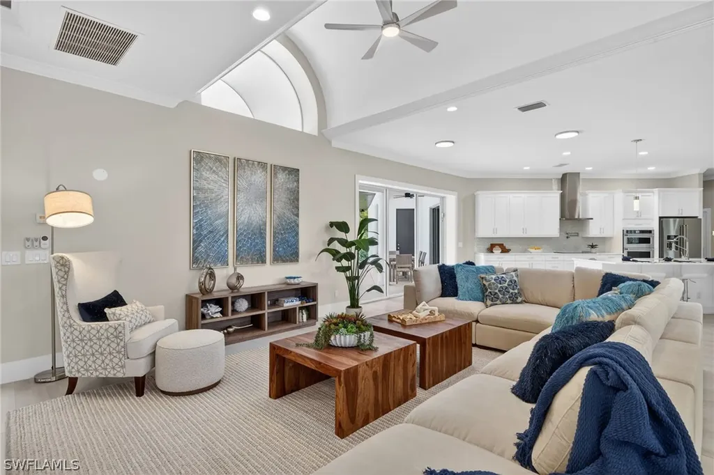 6461 Livingston Woods Lane Naples FL 34109