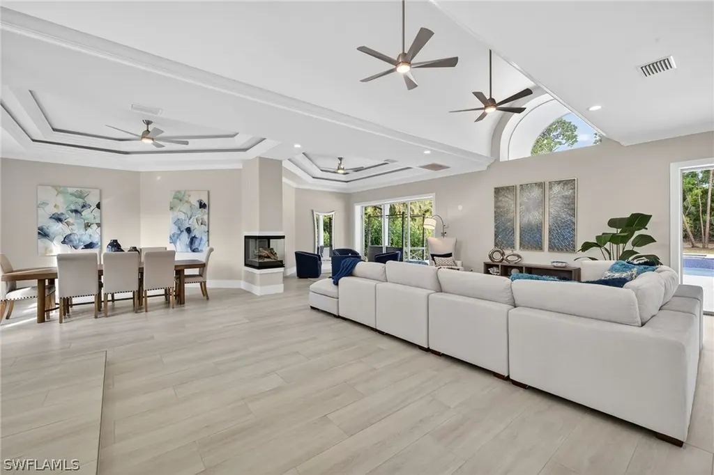 6461 Livingston Woods Lane Naples FL 34109