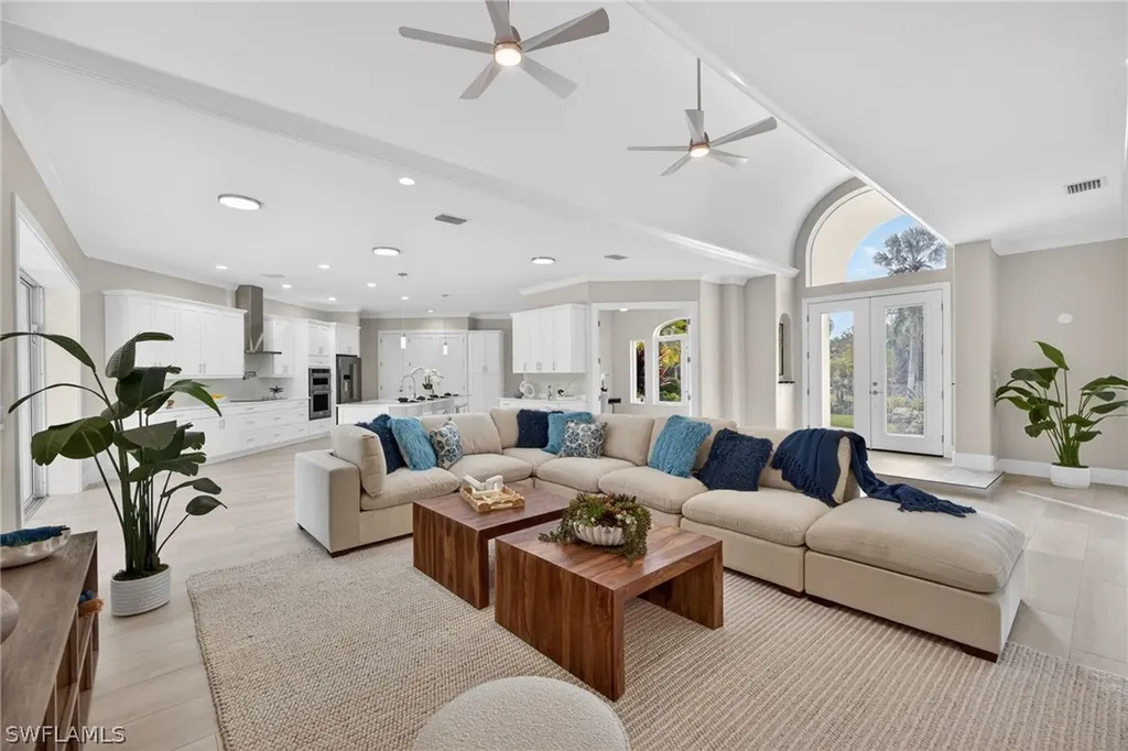 6461 Livingston Woods Lane Naples FL 34109