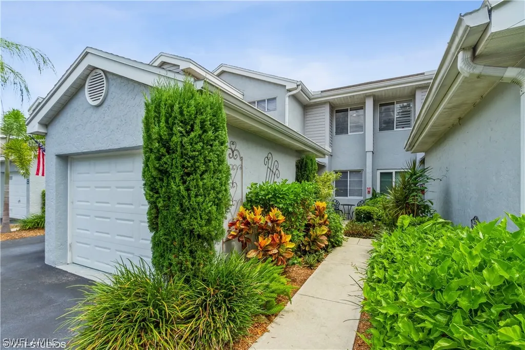 2611 Citrus Lake Drive Naples FL 34109