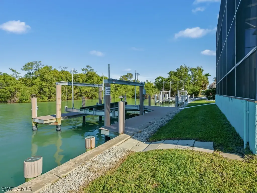 105 Pago Pago Drive W Naples FL 34113