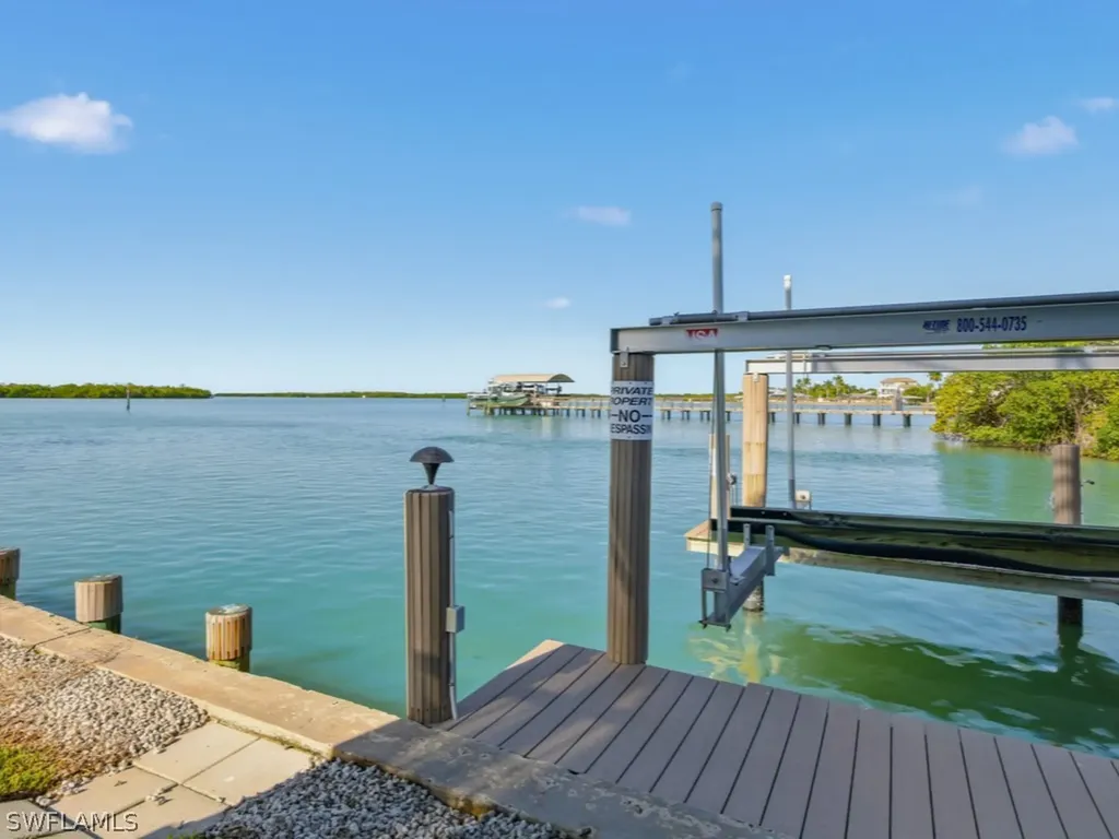 105 Pago Pago Drive W Naples FL 34113