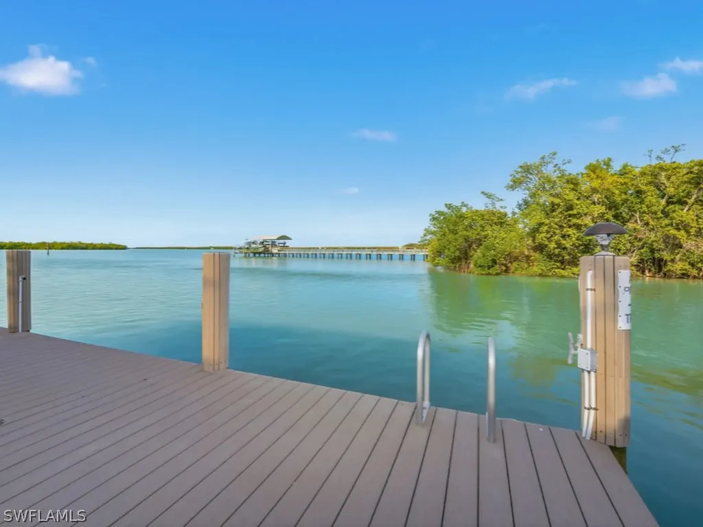 105 Pago Pago Drive W Naples FL 34113