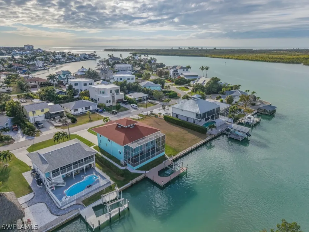 105 Pago Pago Drive W Naples FL 34113