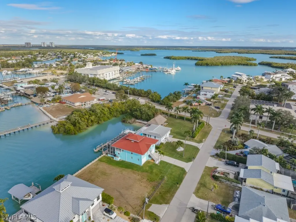 105 Pago Pago Drive W Naples FL 34113