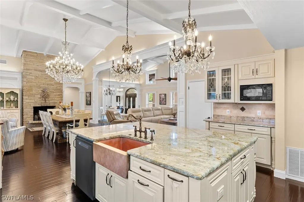 620 E Fort Thompson Avenue Labelle FL 33935