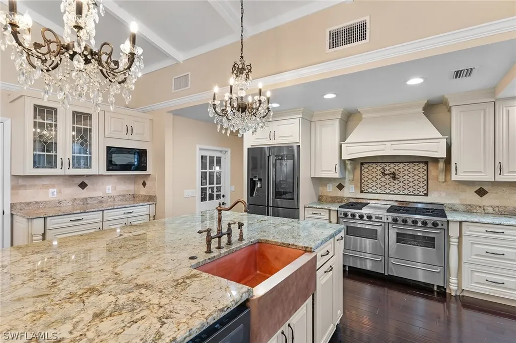 620 E Fort Thompson Avenue Labelle FL 33935