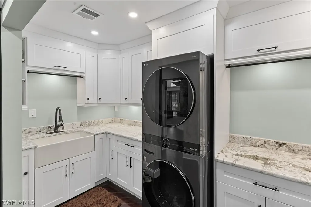 620 E Fort Thompson Avenue Labelle FL 33935