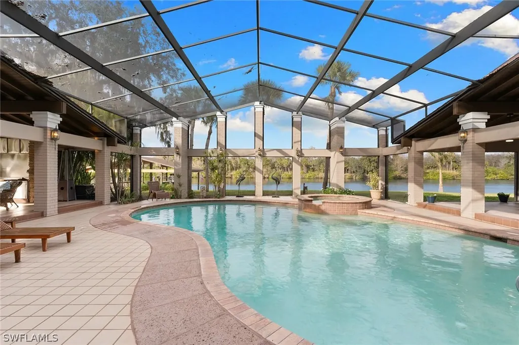 620 E Fort Thompson Avenue Labelle FL 33935