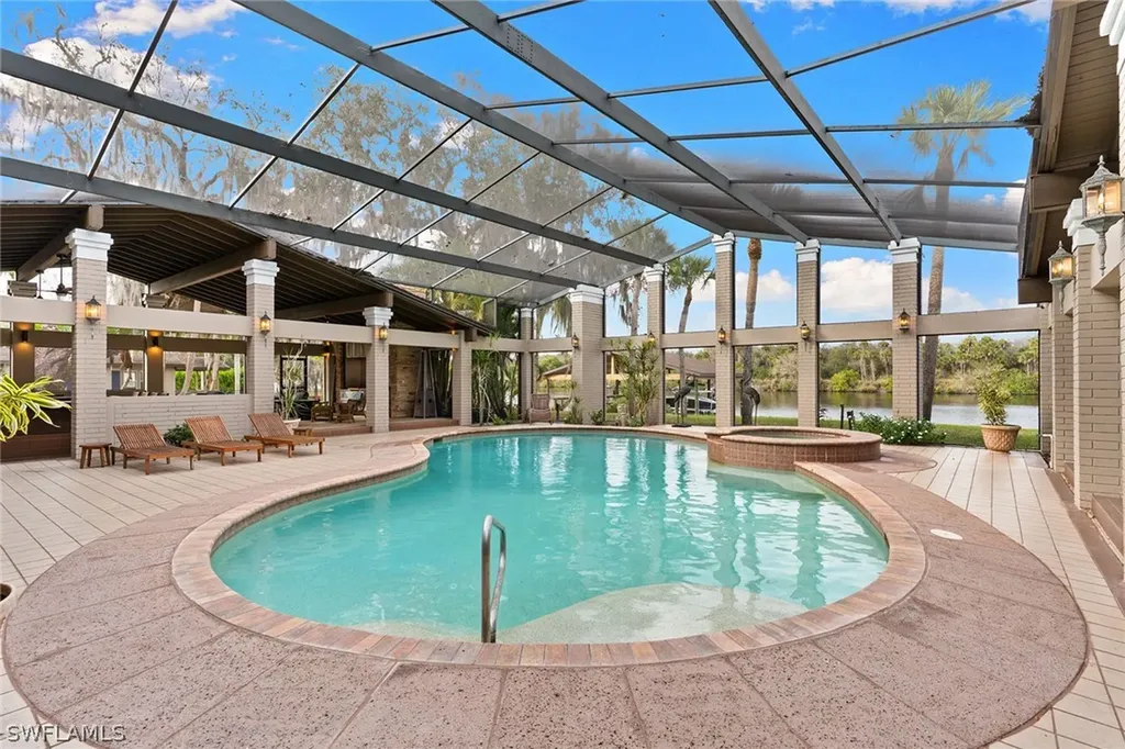 620 E Fort Thompson Avenue Labelle FL 33935