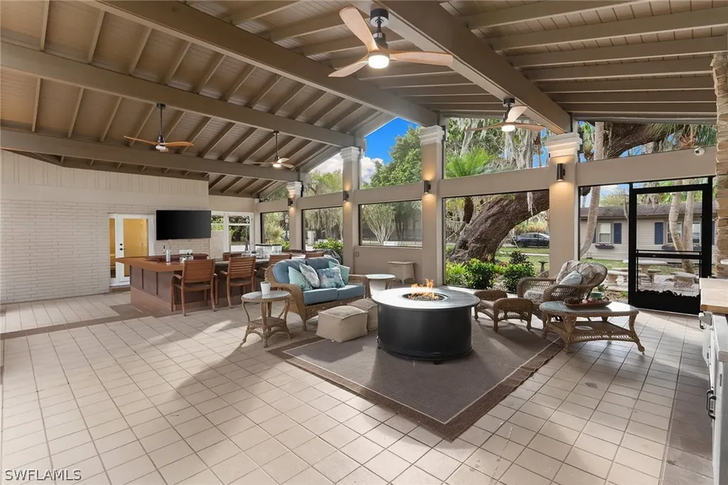 620 E Fort Thompson Avenue Labelle FL 33935