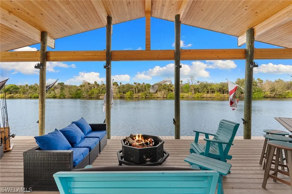 620 E Fort Thompson Avenue Labelle FL 33935