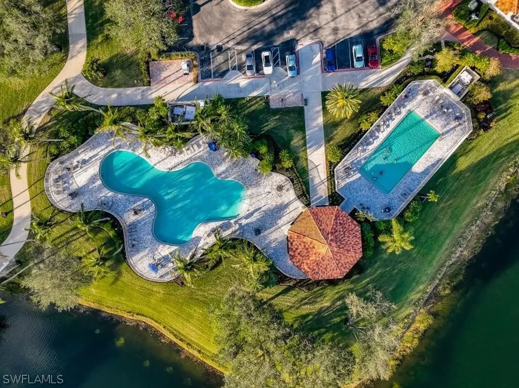 3575 El Verdado Court Naples FL 34109