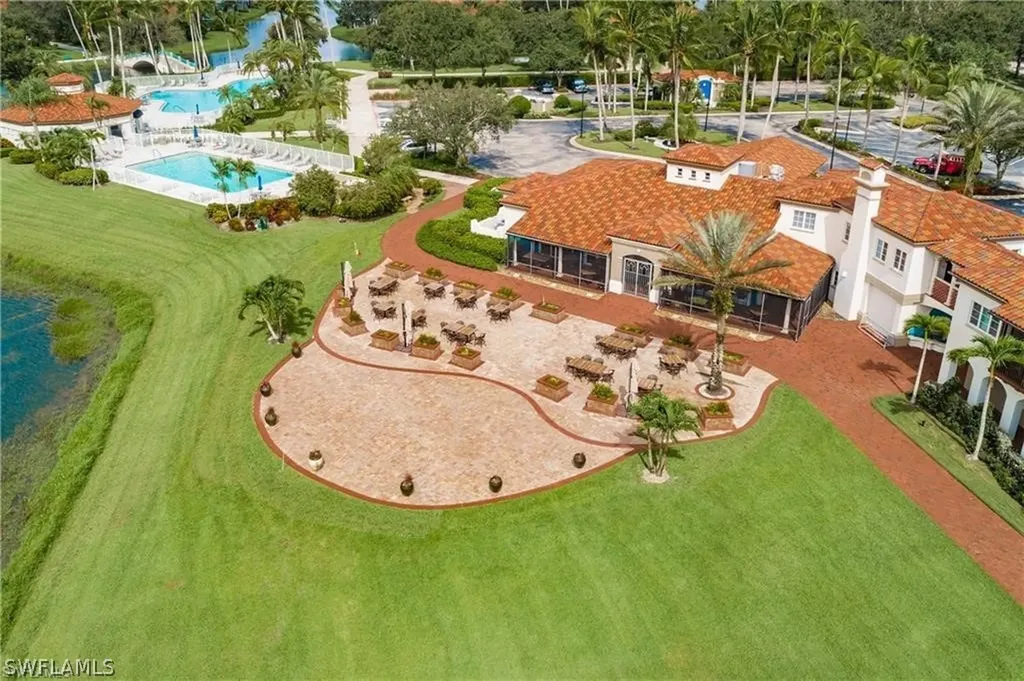 3575 El Verdado Court Naples FL 34109