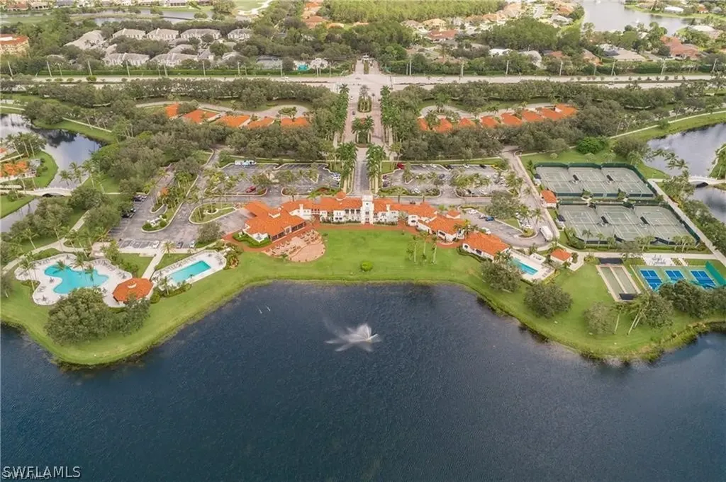 3575 El Verdado Court Naples FL 34109
