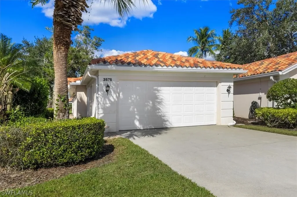 3575 El Verdado Court Naples FL 34109