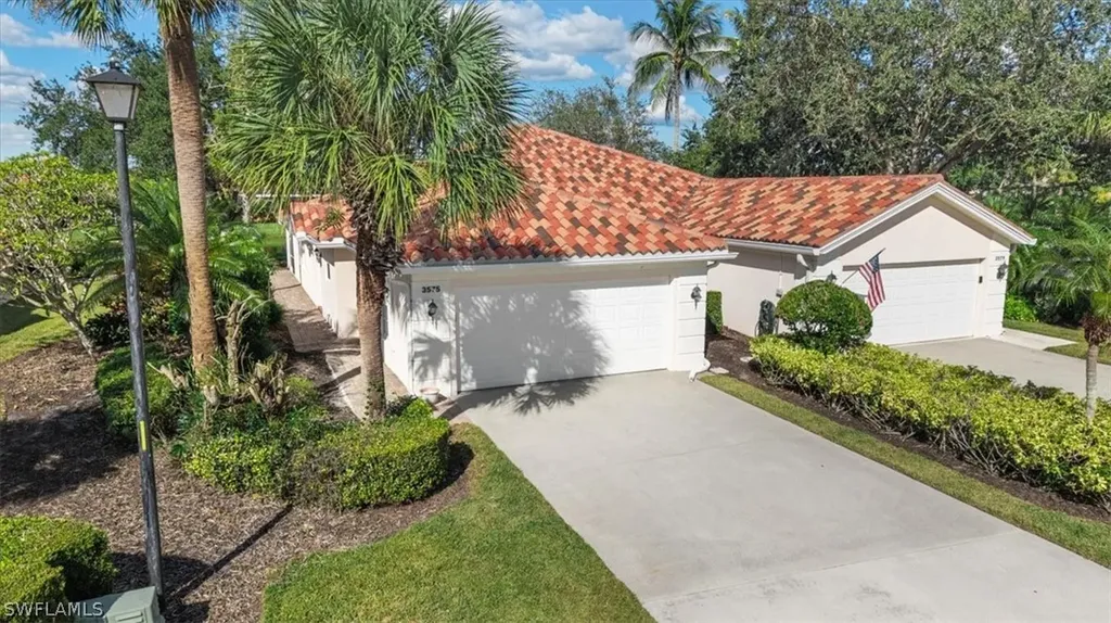 3575 El Verdado Court Naples FL 34109