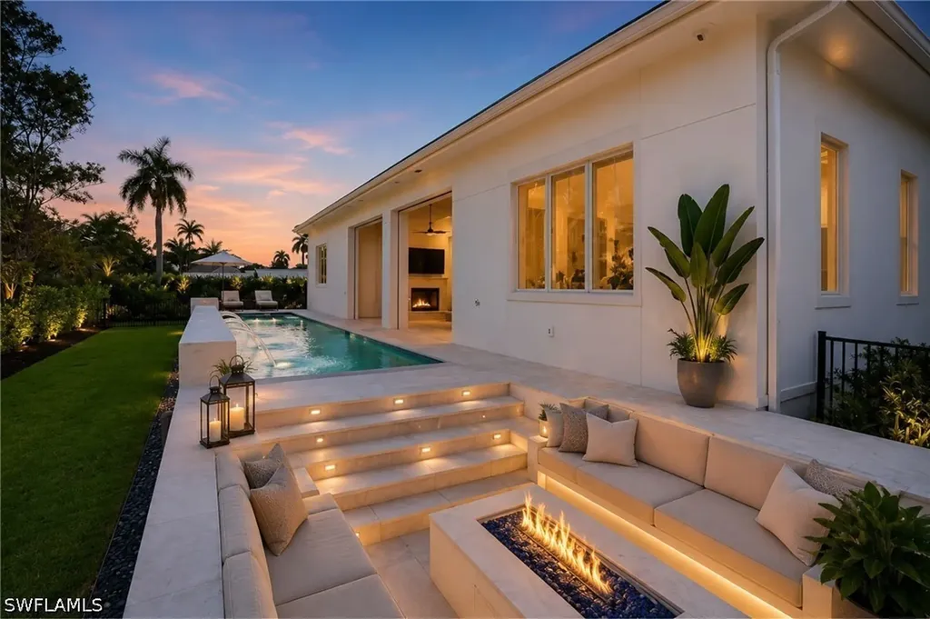 623 Park Shore Drive Naples FL 34103