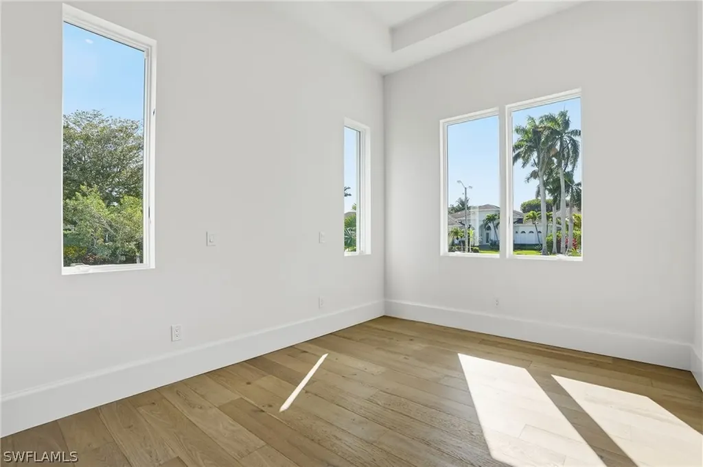 623 Park Shore Drive Naples FL 34103