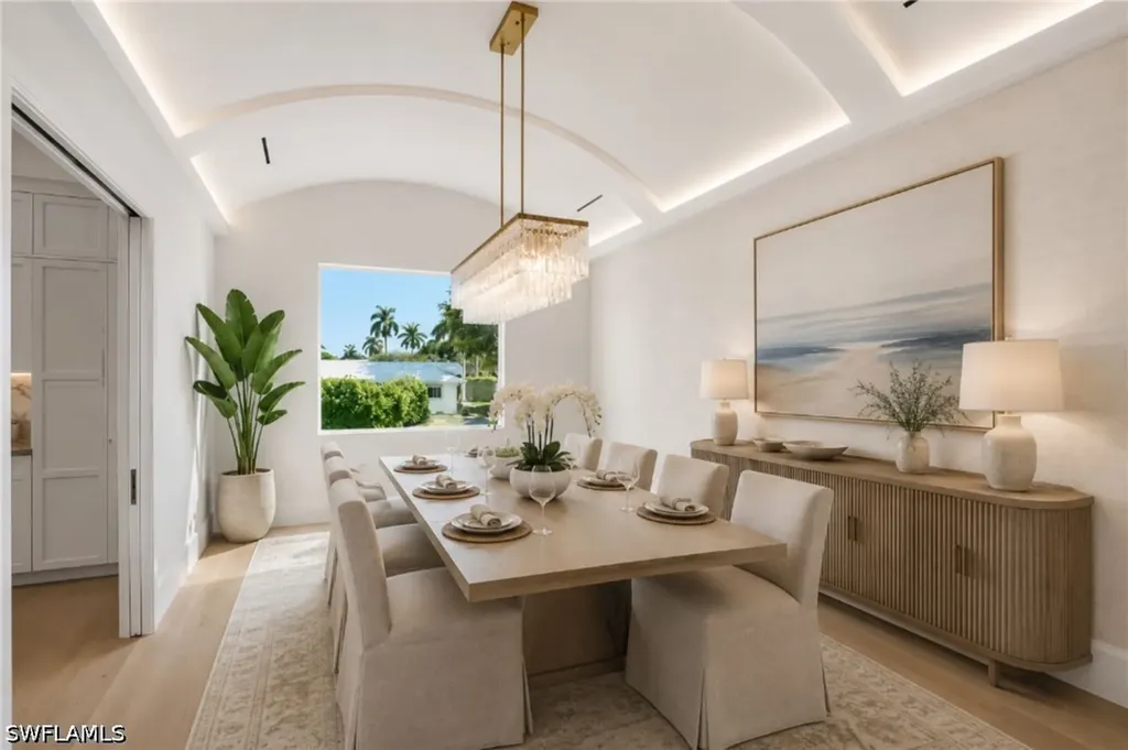 623 Park Shore Drive Naples FL 34103