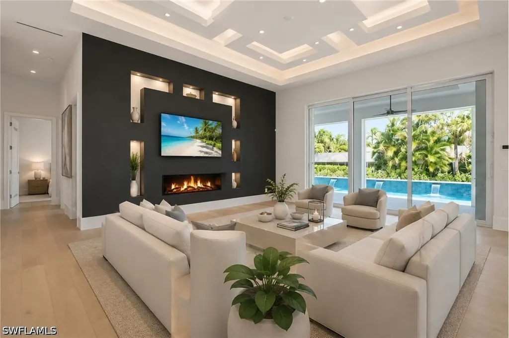 623 Park Shore Drive Naples FL 34103