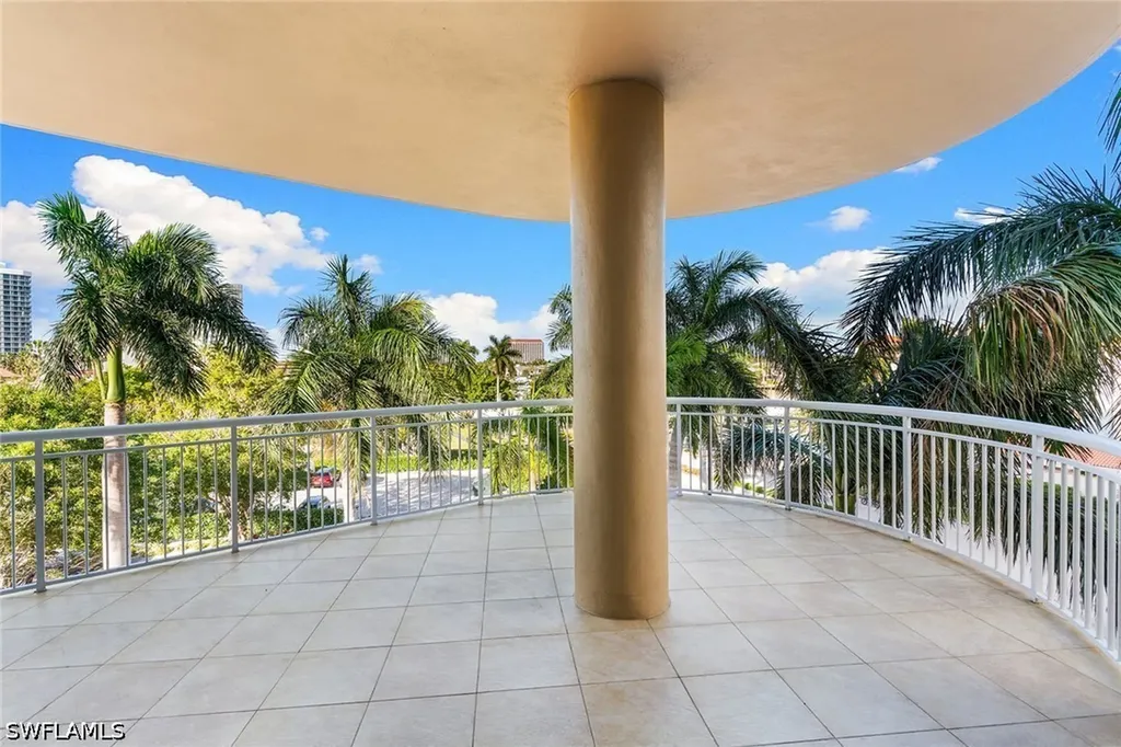 4501 Gulf Shore Boulevard N Naples FL 34103