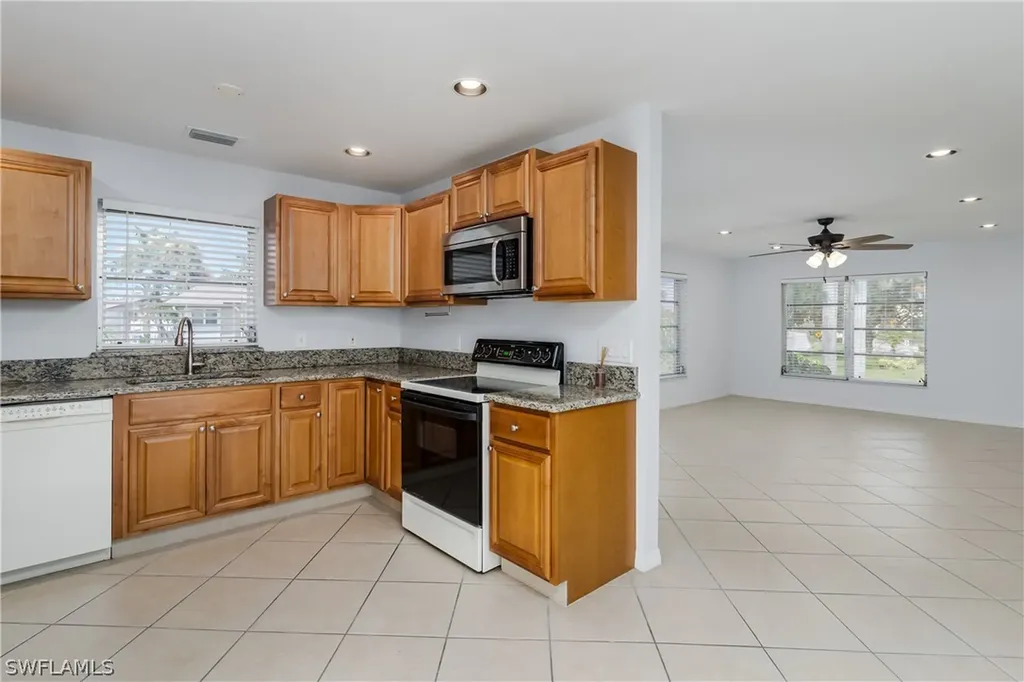 180 Cypress Way E Naples FL 34110
