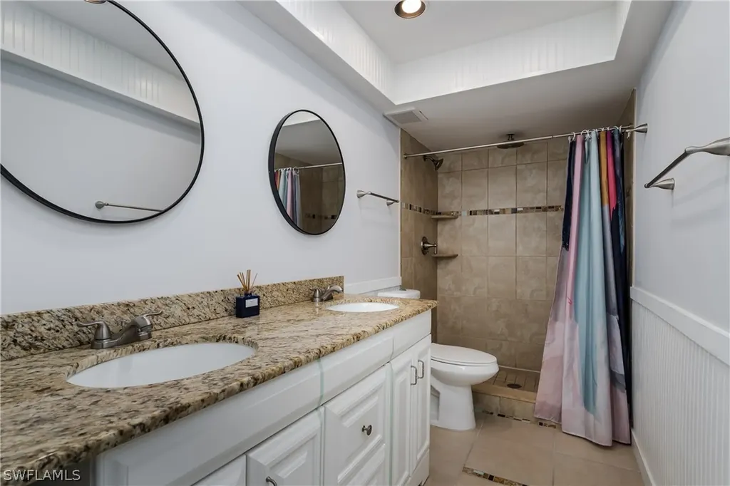 180 Cypress Way E Naples FL 34110