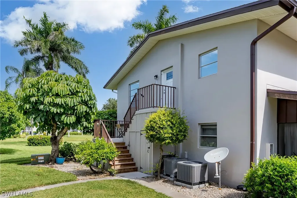 180 Cypress Way E Naples FL 34110