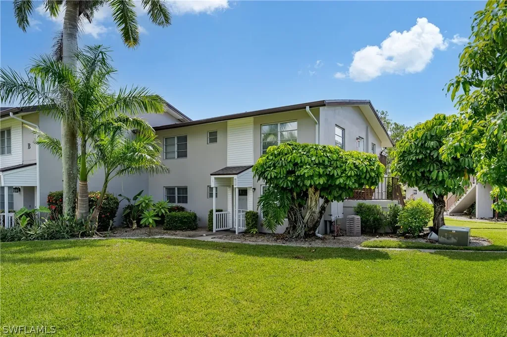 180 Cypress Way E Naples FL 34110