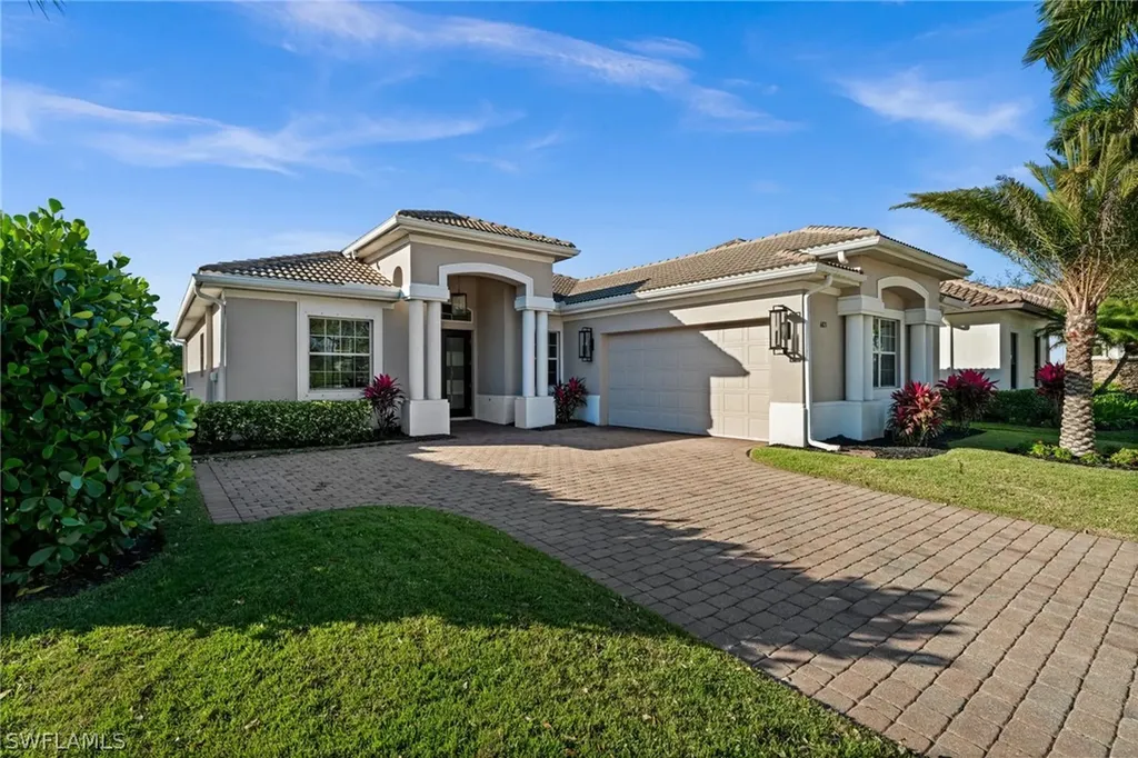 6821 Il Regalo Circle Naples FL 34109