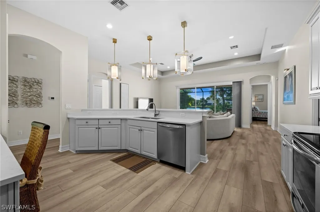 6821 Il Regalo Circle Naples FL 34109