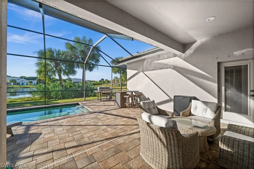 6821 Il Regalo Circle Naples FL 34109