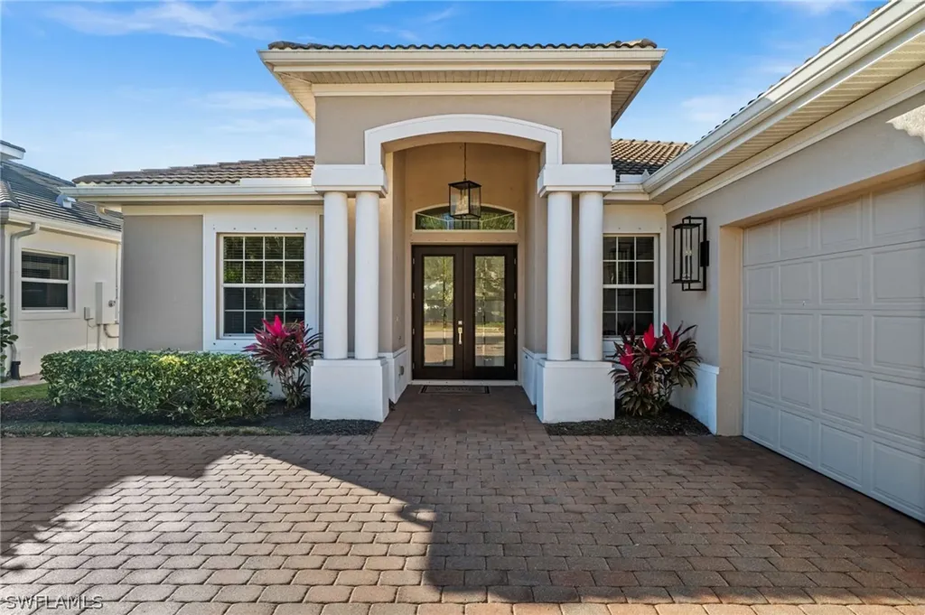6821 Il Regalo Circle Naples FL 34109