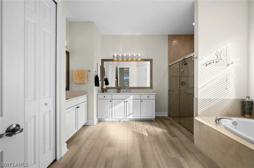 6821 Il Regalo Circle Naples FL 34109