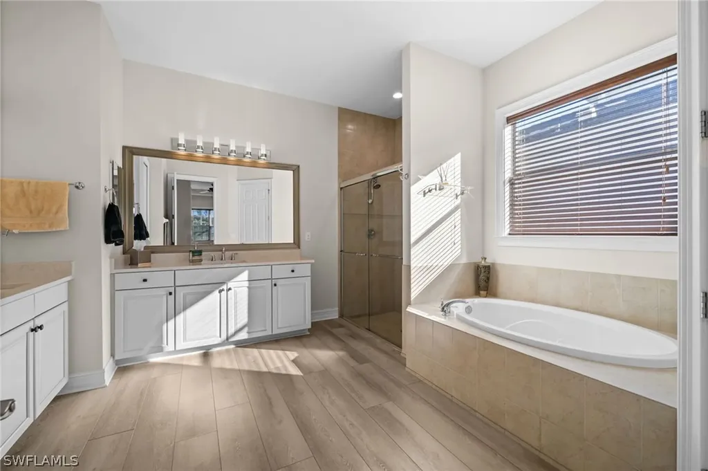 6821 Il Regalo Circle Naples FL 34109