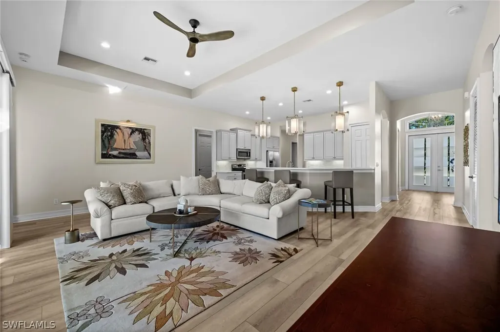 6821 Il Regalo Circle Naples FL 34109